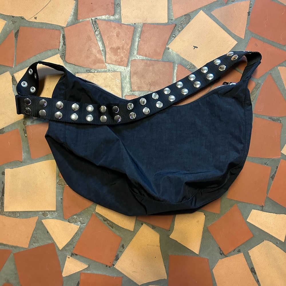 BAGGU X Molly Goddard Medium crescent black poppers